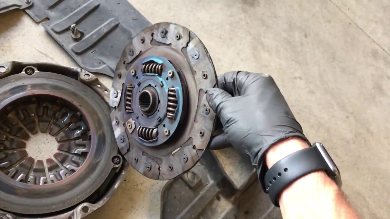 Symptoms of a Bad or Worn Clutch