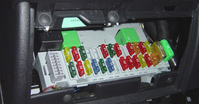 car fuse box modular  | 370 x 370