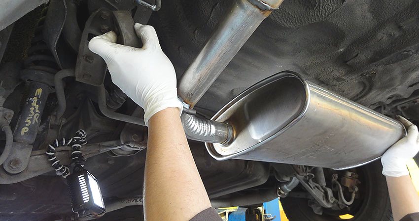 Car exhaust repair – How to fix an exhaust pipe leak without a mechanic