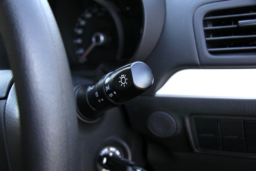 Indicator / Turn Signal Switch Inspection & Replacement in Hamilton