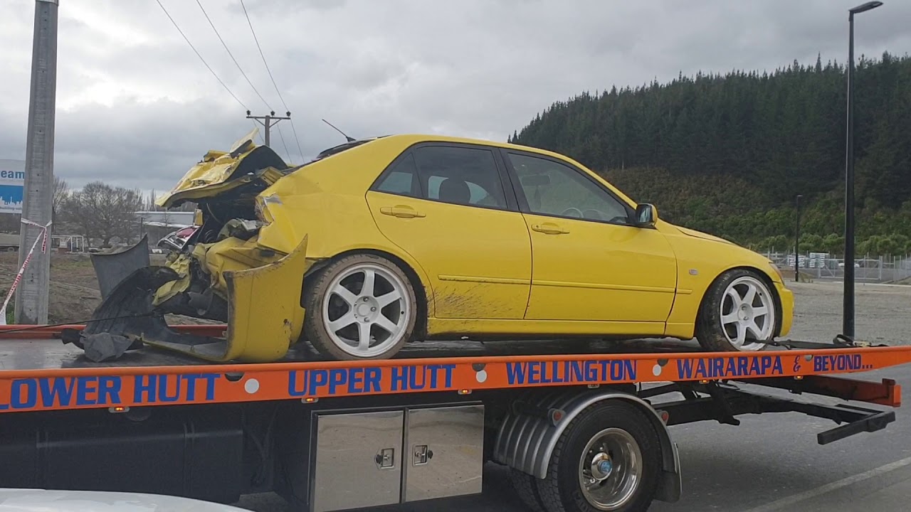 Car-Being-Towed