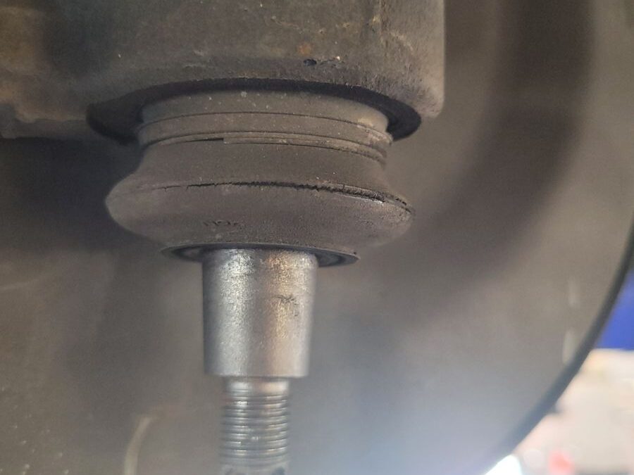 5 Upper Ball Joint Replacement for WOF in Hamilton