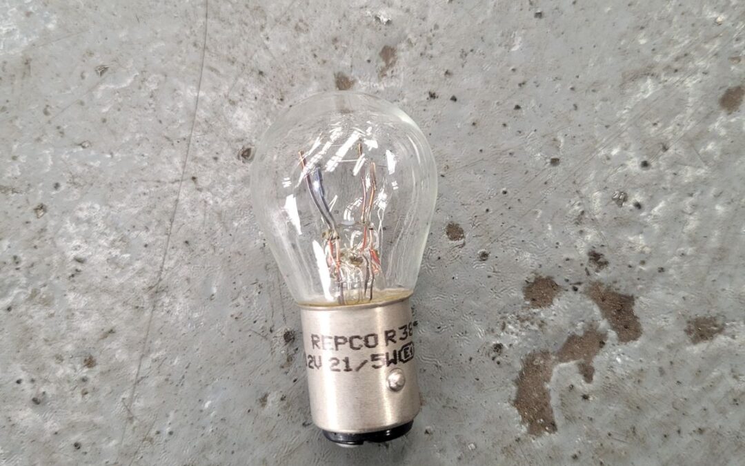3 Benefits of Replacing Your Car’s Parking Light Bulbs