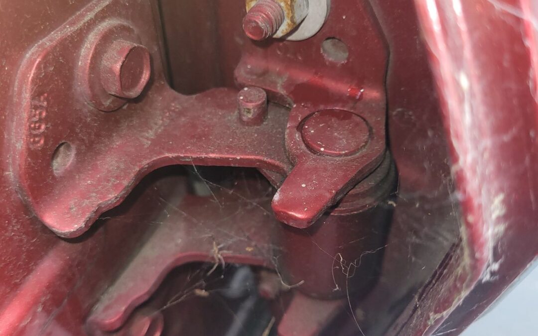 Car Door Hinges Worn – Door Hinge Replacement in Hamilton